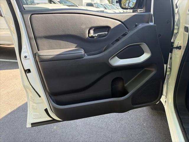 2025 Nissan Frontier Crew Cab SV 4x2