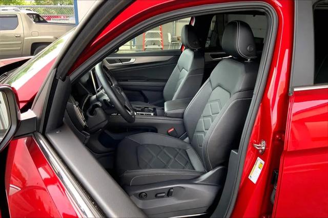 2025 Volkswagen Atlas Cross Sport 2.0T SE w/Technology