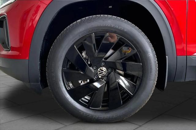 2025 Volkswagen Atlas Cross Sport 2.0T SE w/Technology