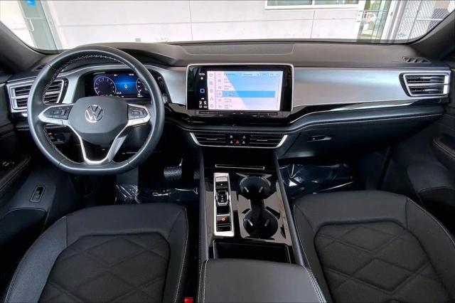 2025 Volkswagen Atlas Cross Sport 2.0T SE w/Technology
