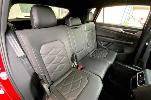2025 Volkswagen Atlas Cross Sport 2.0T SE w/Technology