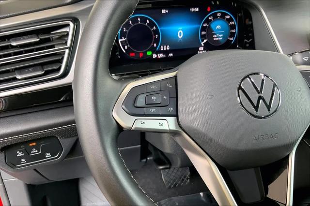 2025 Volkswagen Atlas Cross Sport 2.0T SE w/Technology