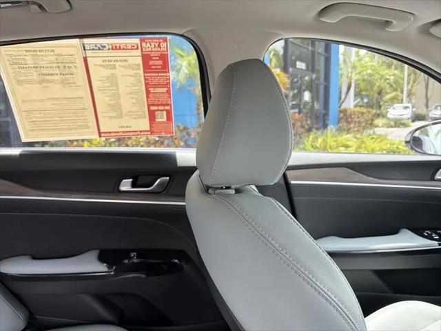 2023 Kia K5 EX