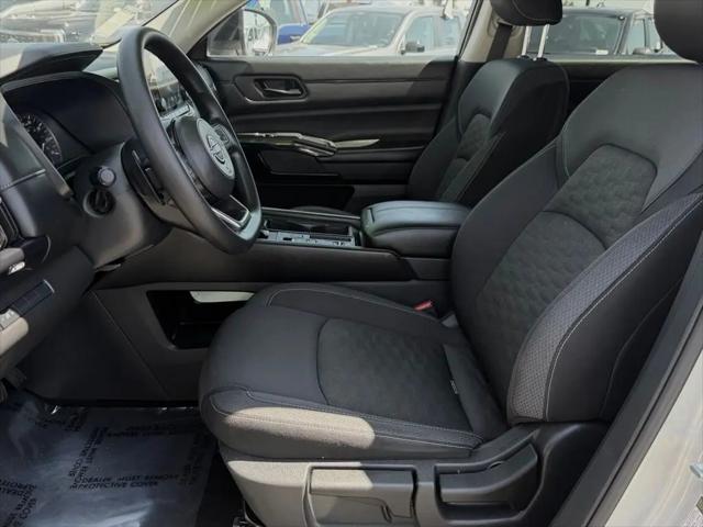 2024 Nissan Pathfinder S FWD