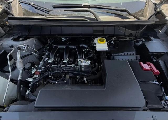 2024 Nissan Pathfinder S FWD