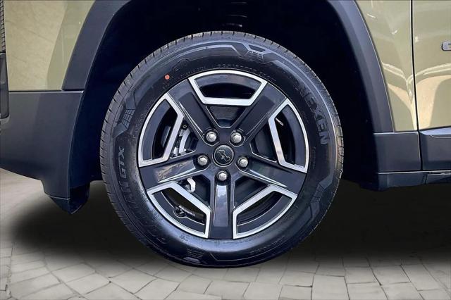 2026 Jeep Cherokee Laredo 4x4