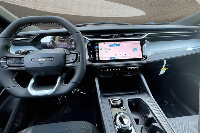 2026 Jeep Cherokee Laredo 4x4