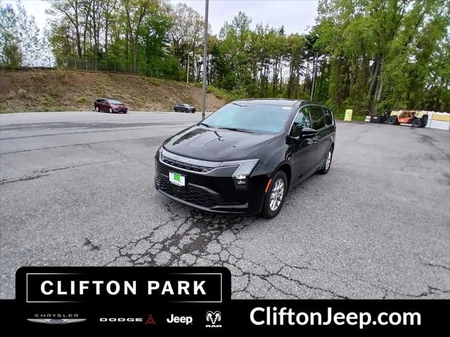 2027 Chrysler Pacifica Select for sale in Clifton Park, NY