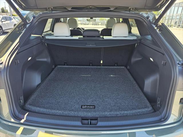 2026 Volkswagen Atlas Cross Sport SEL Premium R-Line