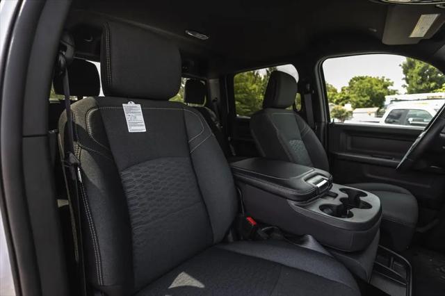 2026 Ram 2500 Black Express Crew Cab 4x4 64 Box