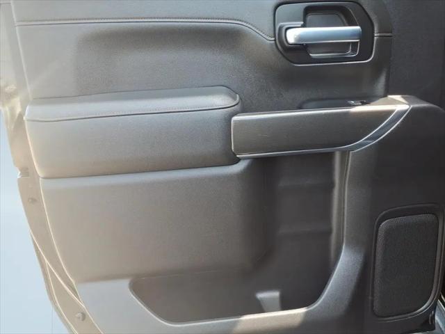2022 GMC Sierra 1500 Limited 4WD Crew Cab Short Box AT4