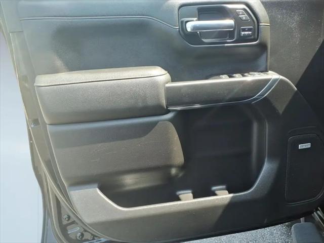 2022 GMC Sierra 1500 Limited 4WD Crew Cab Short Box AT4