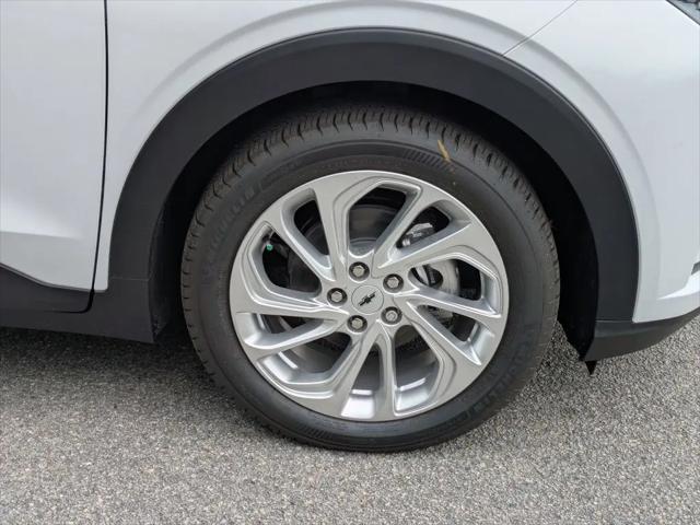 2027 Chevrolet Bolt LT FWD