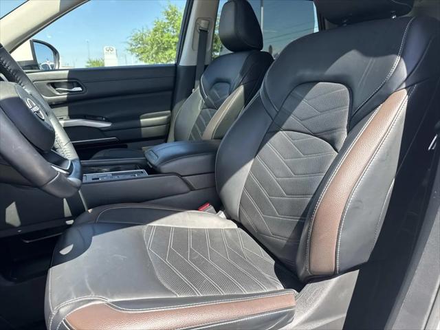 2023 Nissan Pathfinder Platinum FWD