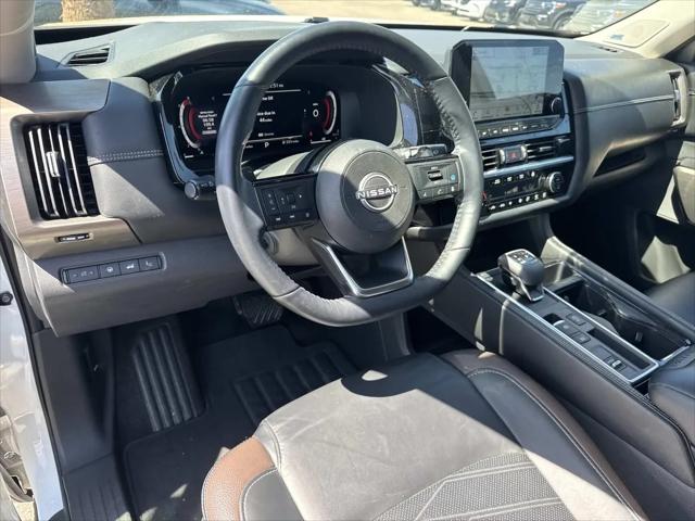 2023 Nissan Pathfinder Platinum FWD