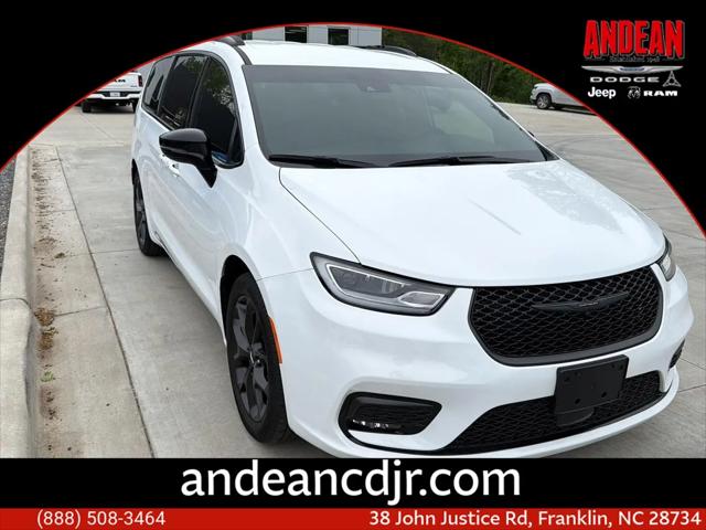 2024 Chrysler Pacifica Touring L for sale in Franklin, NC