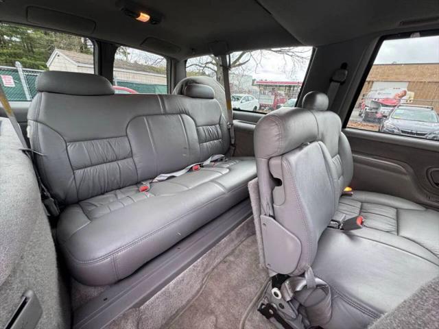 1999 Chevrolet Suburban LT