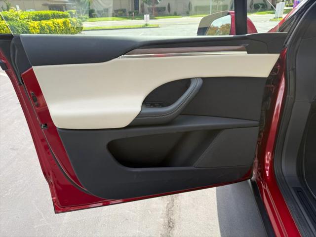 2023 Tesla Model X Standard Range