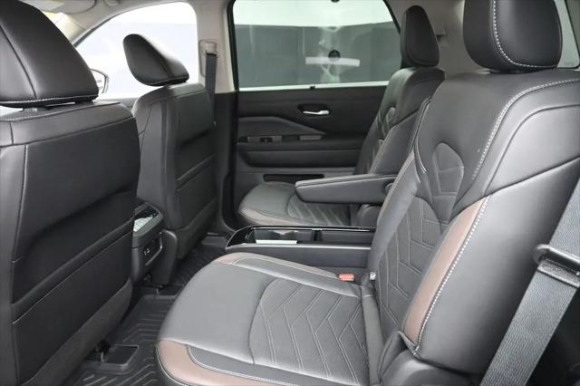 2024 Nissan Pathfinder Platinum 4WD