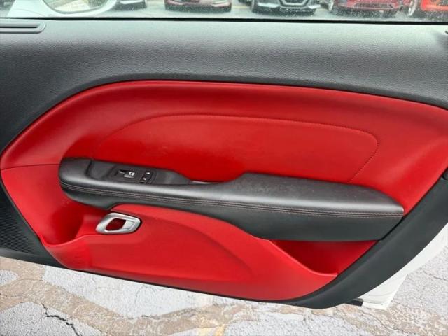 2018 Dodge Challenger SXT Plus