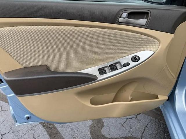 2012 Hyundai Accent GLS