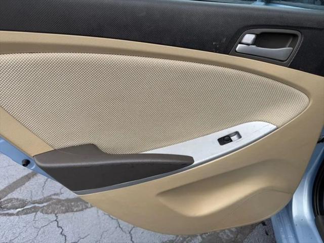2012 Hyundai Accent GLS