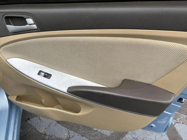 2012 Hyundai Accent GLS