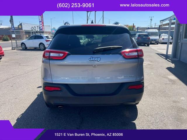 2016 Jeep Cherokee Sport