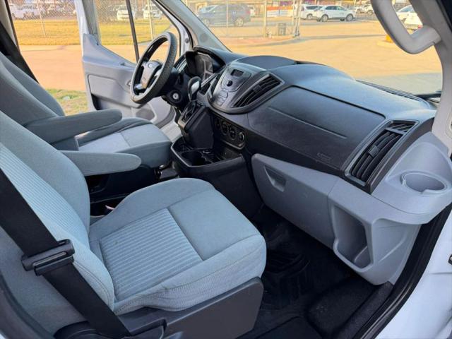 2016 Ford Transit w/60/40 Side Door w/RWB