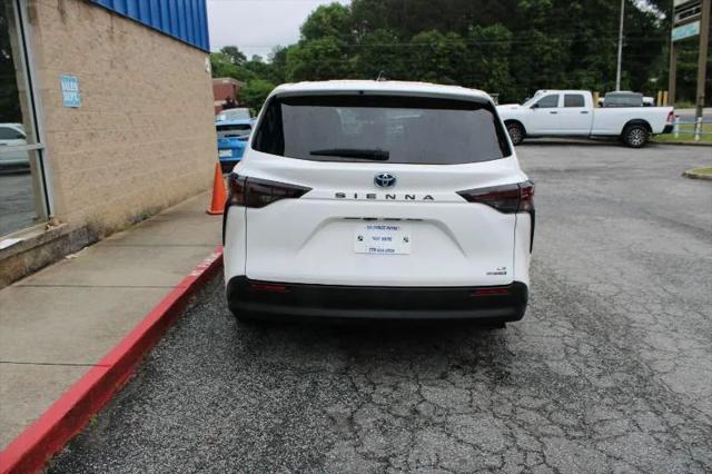 2024 Toyota Sienna LE