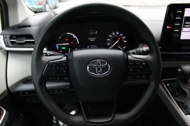 2024 Toyota Sienna LE