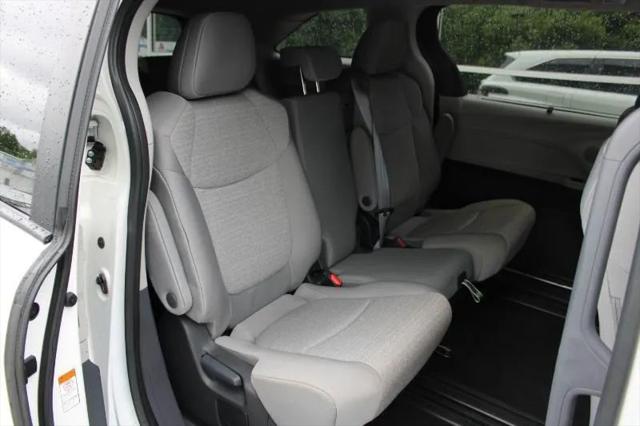 2024 Toyota Sienna LE