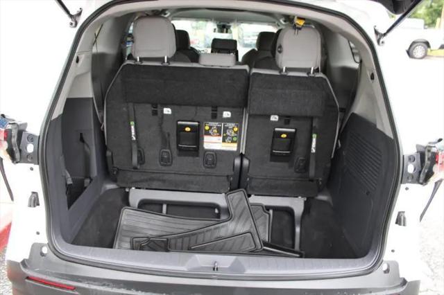 2024 Toyota Sienna LE