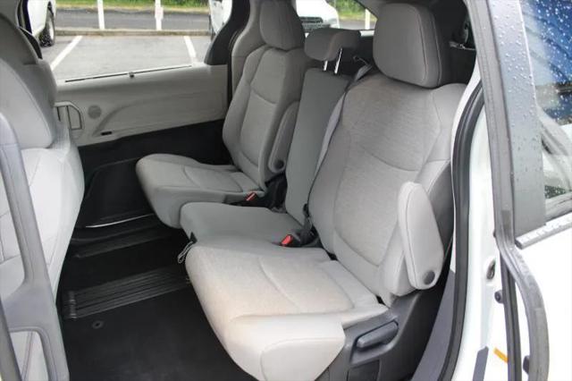 2024 Toyota Sienna LE