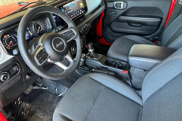 2025 Jeep Wrangler 4-Door Sahara 4x4