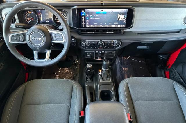 2025 Jeep Wrangler 4-Door Sahara 4x4