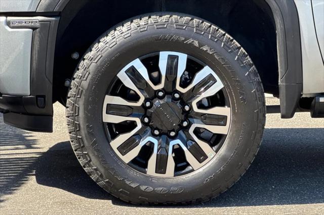 2025 GMC Sierra 2500HD 4WD Crew Cab Standard Bed Denali Ultimate