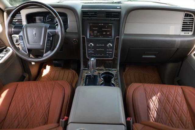 2015 Lincoln Navigator L Base