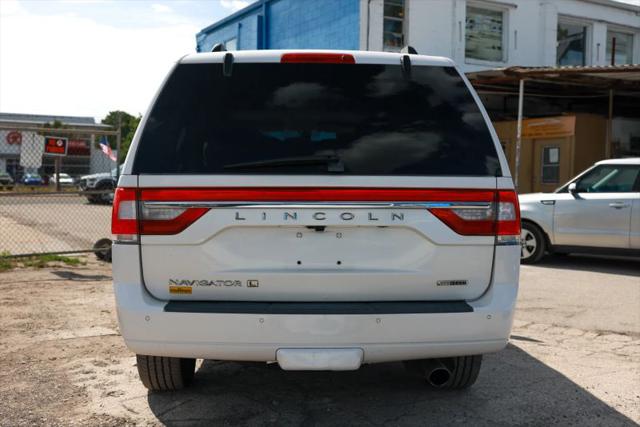 2015 Lincoln Navigator L Base