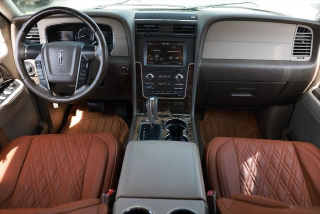2015 Lincoln Navigator L Base