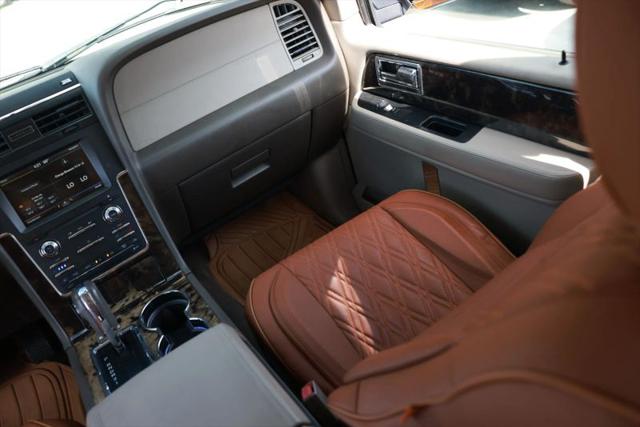 2015 Lincoln Navigator L Base