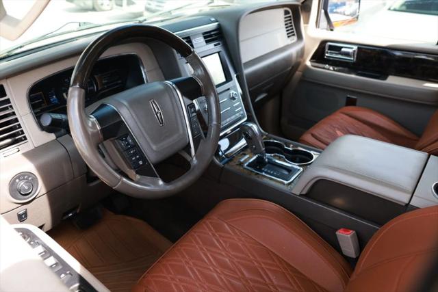 2015 Lincoln Navigator L Base