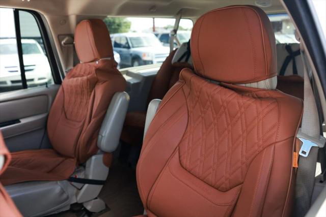 2015 Lincoln Navigator L Base