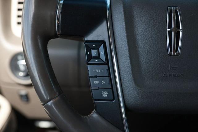 2015 Lincoln Navigator L Base