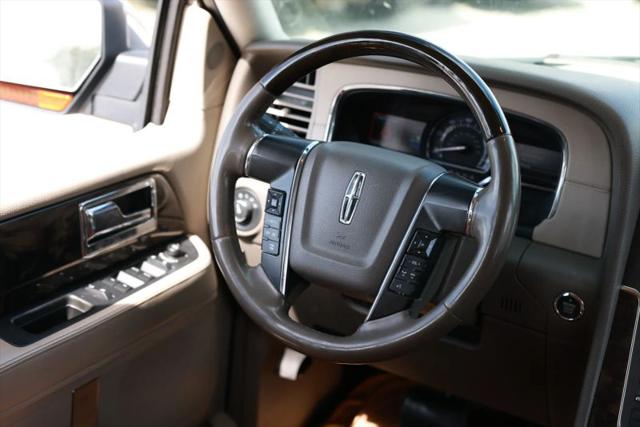 2015 Lincoln Navigator L Base