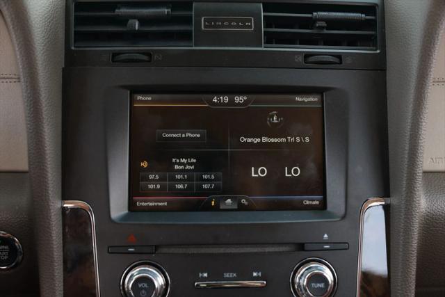 2015 Lincoln Navigator L Base