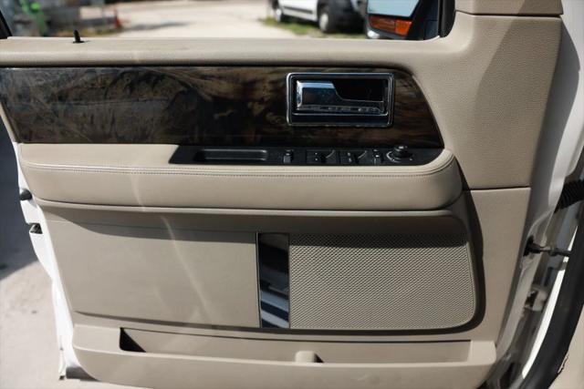 2015 Lincoln Navigator L Base