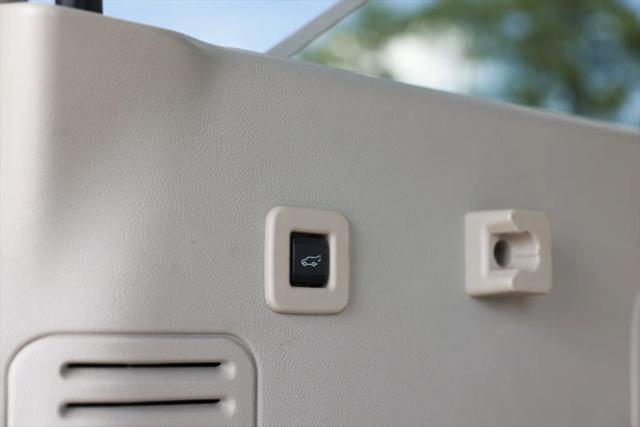 2015 Lincoln Navigator L Base