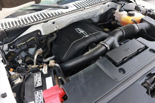 2015 Lincoln Navigator L Base