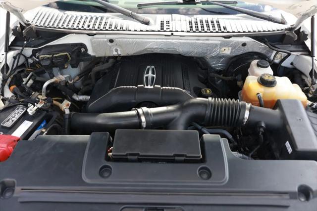 2015 Lincoln Navigator L Base